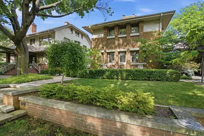 3934 N Harcourt Pl, Shorewood, WI 53211 - Photo 2