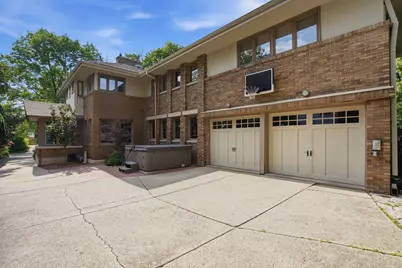3934 N Harcourt Pl, Shorewood, WI 53211 - Photo 38
