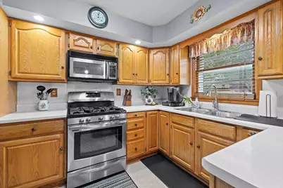2320  51st St, Kenosha, WI 53140 - Photo 10
