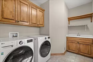 W218N5466 Taylors Woods Dr, Menomonee Falls, WI 53051 - Photo 22