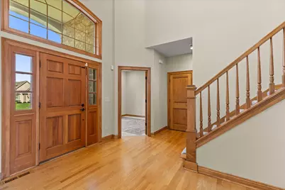 W218N5466  Taylors Woods Dr, Menomonee Falls, WI 53051 - Photo 4