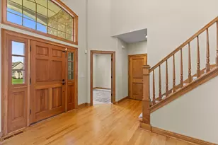 W218N5466 Taylors Woods Dr, Menomonee Falls, WI 53051 - Photo 4