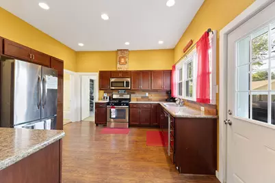 1406  Charles St, La Crosse, WI 54603 - Photo 6