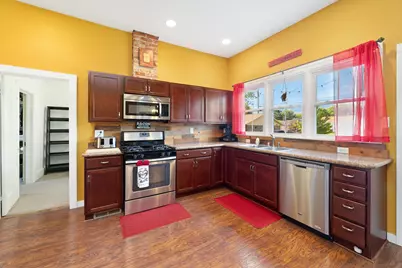 1406  Charles St, La Crosse, WI 54603 - Photo 10