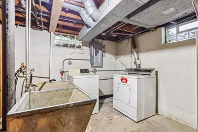 2546 S 99th St, West Allis, WI 53227 - Photo 26