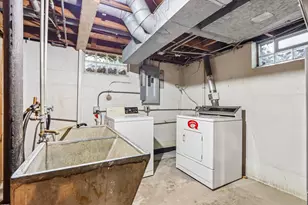 2546 S 99th St, West Allis, WI 53227 - Photo 26