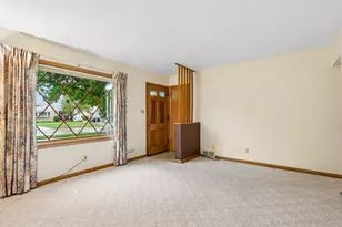 2546 S 99th St, West Allis, WI 53227 - Photo 6