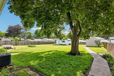 2546 S 99th St, West Allis, WI 53227 - Photo 30