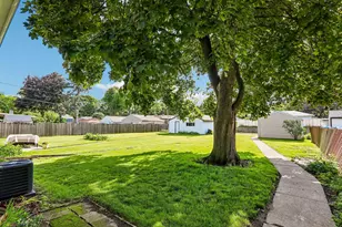 2546 S 99th St, West Allis, WI 53227 - Photo 30