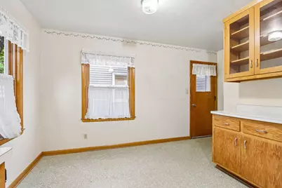 2546 S 99th St, West Allis, WI 53227 - Photo 10