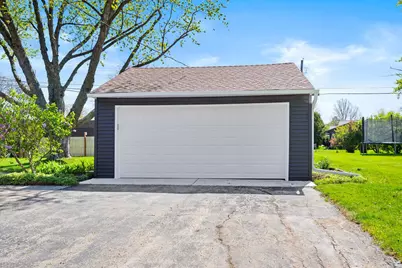 7438 N Seneca Rd, Fox Point, WI 53217 - Photo 36
