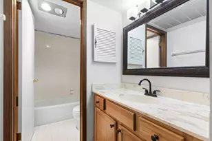 3609 N Tucker Pl, Milwaukee, WI 53222 - Photo 8