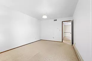3609 N Tucker Pl, Milwaukee, WI 53222 - Photo 16