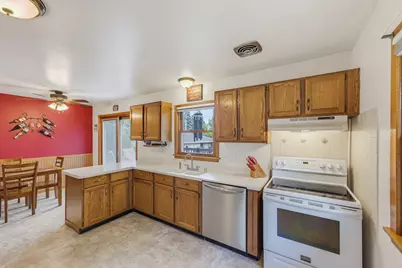 4656 N 118th St, Wauwatosa, WI 53225 - Photo 4