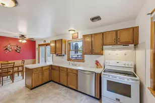 4656 N 118th St, Wauwatosa, WI 53225 - Photo 4