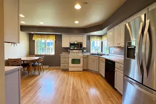 1513 Greenway Terrace, Waukesha, WI 53186 - Photo 6