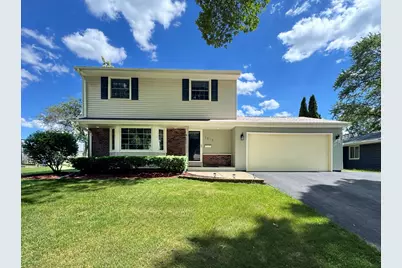 1513  Greenway Ter, Waukesha, WI 53186 - Photo 2