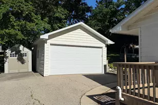 38 Oakwood St, Williams Bay, WI 53191 - Photo 2