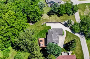 30906 Pleasant View Dr, Racine, WI 53185 - Photo 52