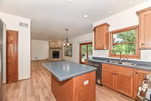 30906 Pleasant View Dr, Racine, WI 53185 - Photo 10