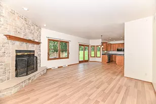 30906 Pleasant View Dr, Racine, WI 53185 - Photo 14
