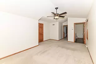 30906 Pleasant View Dr, Racine, WI 53185 - Photo 16