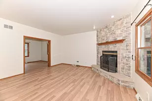 30906 Pleasant View Dr, Racine, WI 53185 - Photo 18