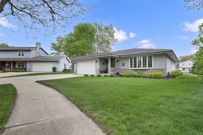 6846 S Juniper Ct, Oak Creek, WI 53154 - Photo 6