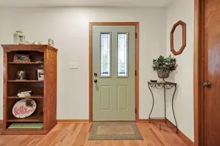 6846 S Juniper Ct, Oak Creek, WI 53154 - Photo 8