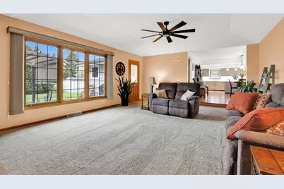 6846 S Juniper Ct, Oak Creek, WI 53154 - Photo 22