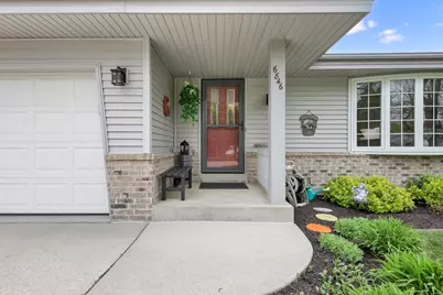 6846 S Juniper Ct, Oak Creek, WI 53154 - Photo 2