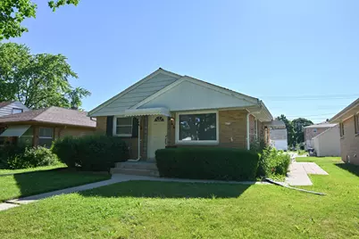 4672 N 69th St, Milwaukee, WI 53218 - Photo 2
