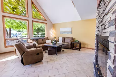 33197 S Lakeshore Dr, Burlington, WI 53105 - Photo 8