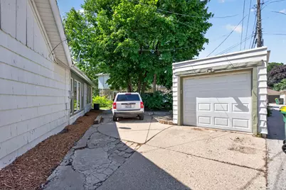 4100 N Ardmore Ave, Shorewood, WI 53211 - Photo 30