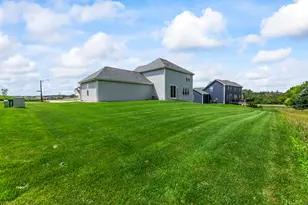 W193N5036 Rosemary Rdg, Menomonee Falls, WI 53051 - Photo 40
