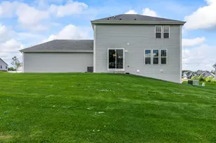 W193N5036 Rosemary Rdg, Menomonee Falls, WI 53051 - Photo 38
