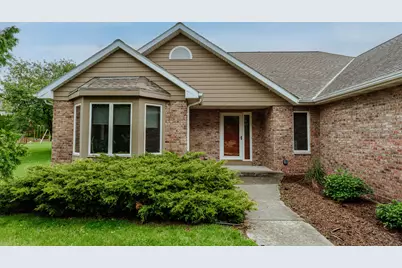 W270N2568  Orchard Ln, Pewaukee, WI 53072 - Photo 2