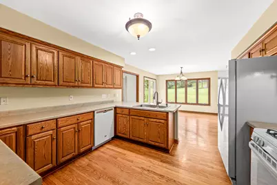 W270N2568  Orchard Ln, Pewaukee, WI 53072 - Photo 10