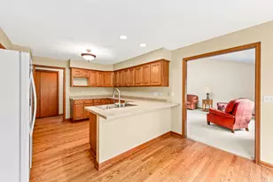 W270N2568 Orchard Ln, Pewaukee, WI 53072 - Photo 14