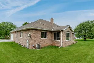 W270N2568 Orchard Ln, Pewaukee, WI 53072 - Photo 30