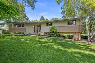 W274S4153 Timber Trail, Waukesha, WI 53189 - Photo 1