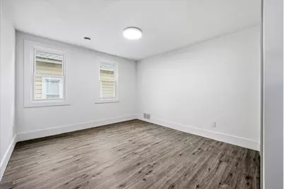 1850 N Warren Ave, Milwaukee, WI 53202 - Photo 10