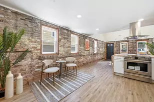 1850 N Warren Ave, Milwaukee, WI 53202 - Photo 8
