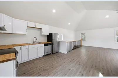 1850 N Warren Ave, Milwaukee, WI 53202 - Photo 14