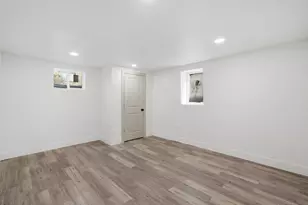 1850 N Warren Ave, Milwaukee, WI 53202 - Photo 24