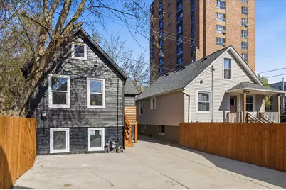 1850 N Warren Ave, Milwaukee, WI 53202 - Photo 12
