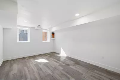 1850 N Warren Ave, Milwaukee, WI 53202 - Photo 22