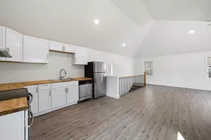1850 N Warren Ave, Milwaukee, WI 53202 - Photo 18