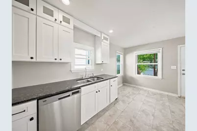 2247 E Vollmer Ave, Milwaukee, WI 53207 - Photo 6
