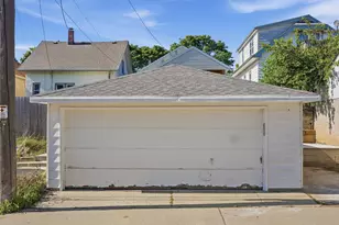 2247 E Vollmer Ave, Milwaukee, WI 53207 - Photo 24